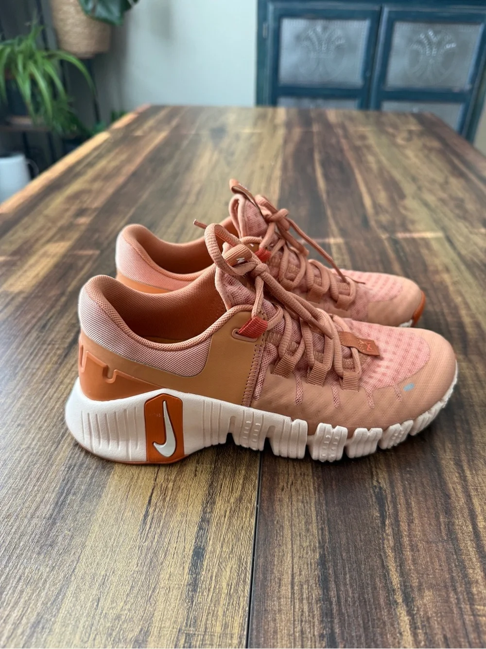 Nike Metcon Free Coral/Pink Training Sneakers